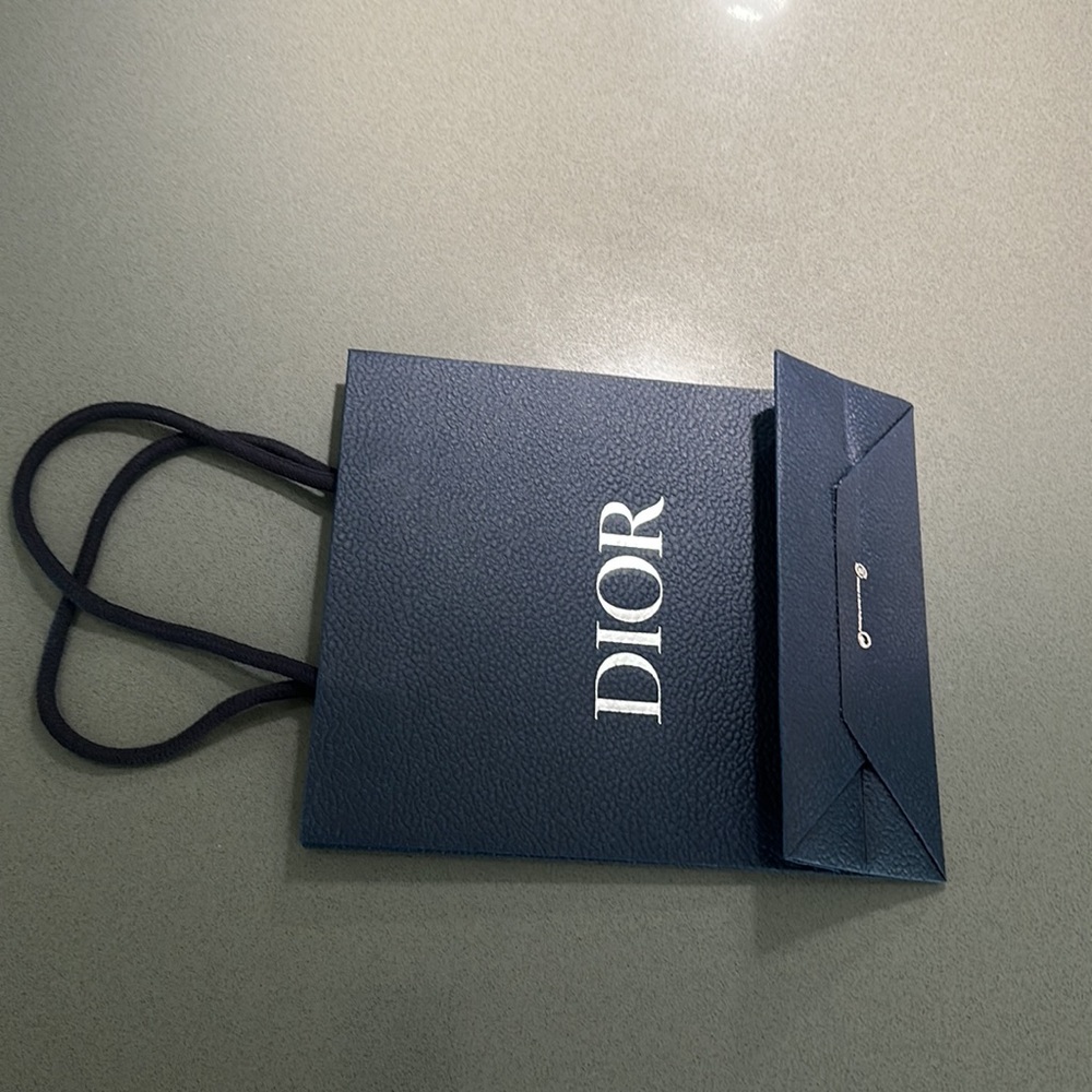 Empty paper bag - Picture 2 of 4
